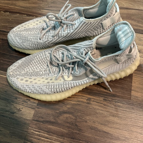 Yeezy Yeshaya - Picture 8 of 11